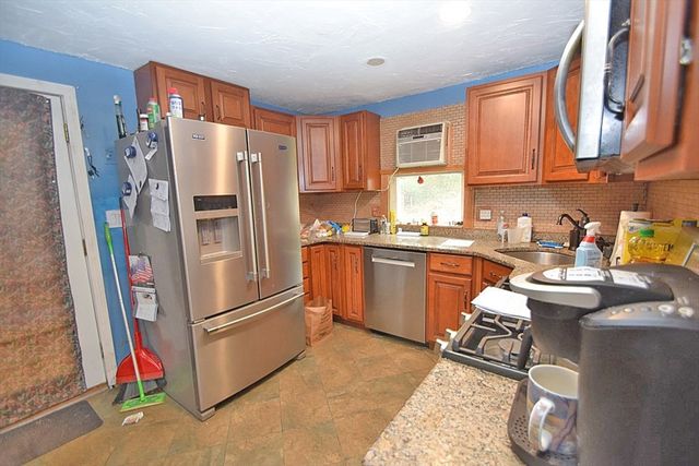 7 Lincoln Ave, Randolph, MA 02368