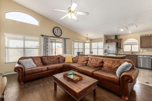 1518 S FERN Drive, Gilbert, AZ 85296