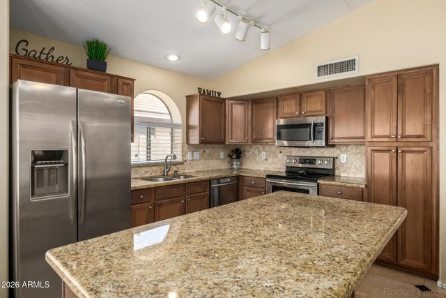 1518 S FERN Drive, Gilbert, AZ 85296