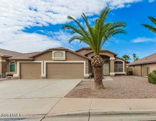 1518 S FERN Drive, Gilbert, AZ 85296