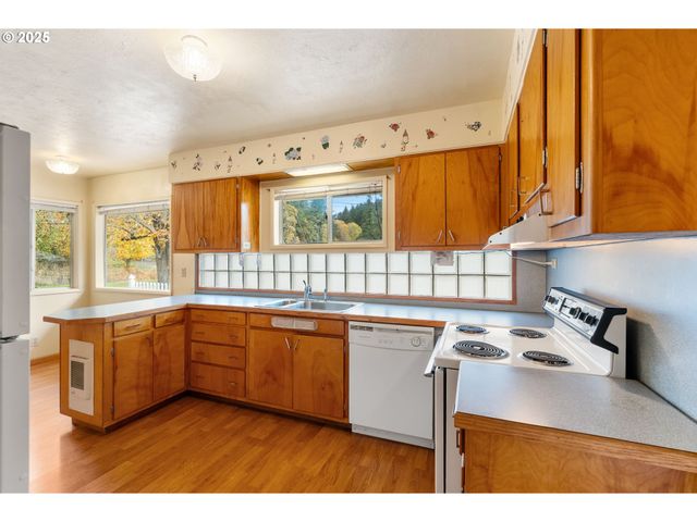 1412 N MAIN Ave, White Salmon, WA 98672