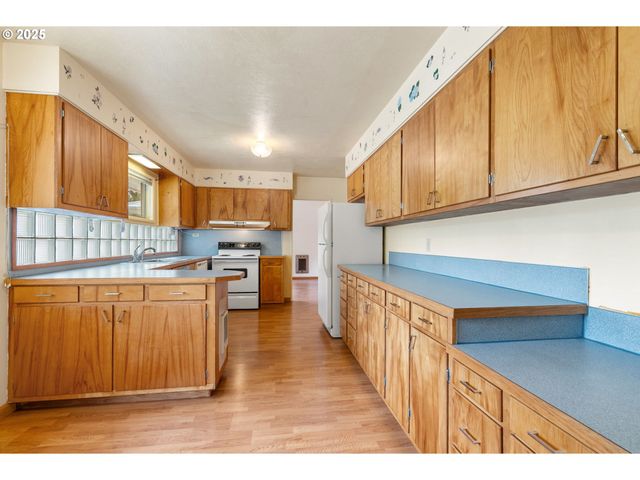 1412 N MAIN Ave, White Salmon, WA 98672