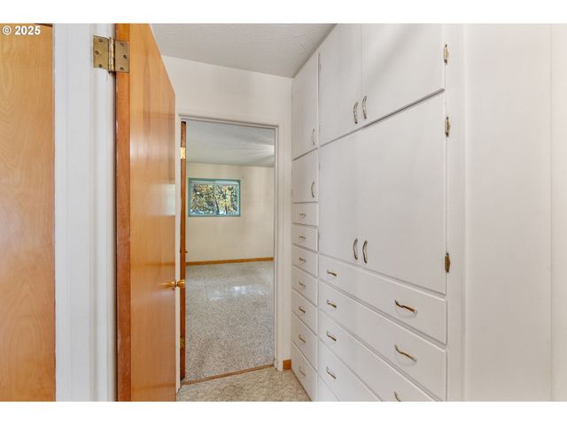 1412 N MAIN Ave, White Salmon, WA 98672