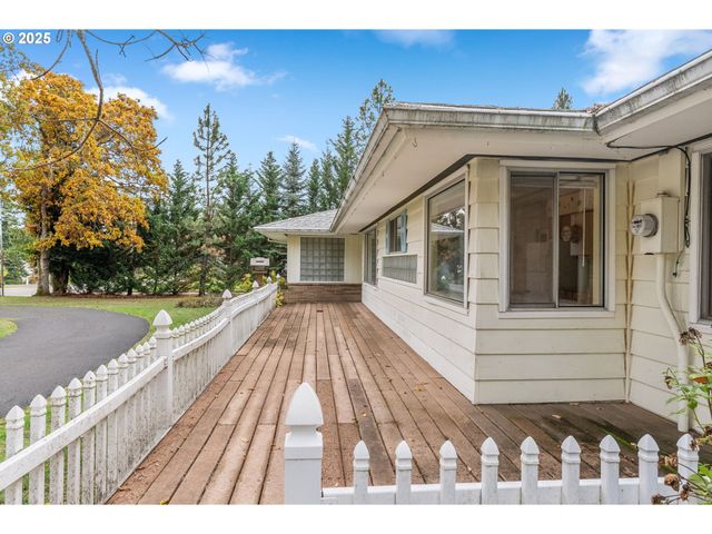 1412 N MAIN Ave, White Salmon, WA 98672