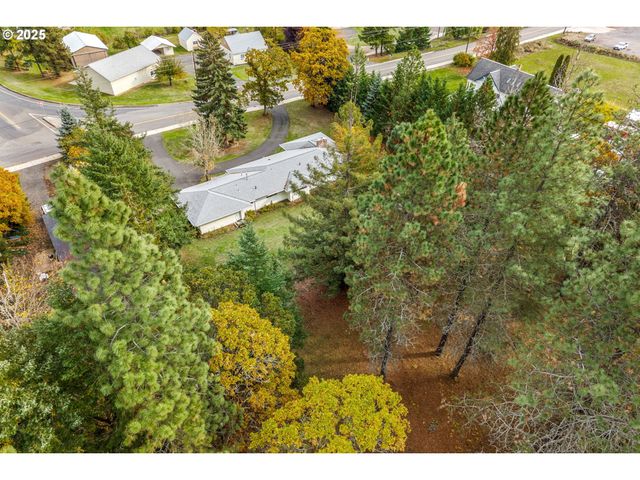 1412 N MAIN Ave, White Salmon, WA 98672