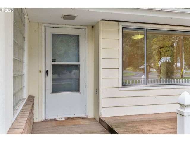 1412 N MAIN Ave, White Salmon, WA 98672