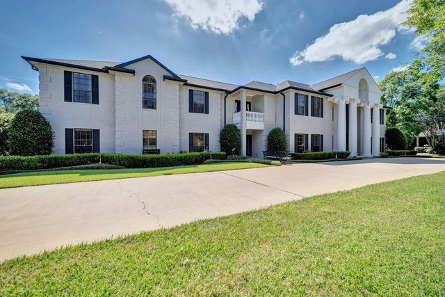 206 Greenbriar Avenue, Friendswood, TX 77546