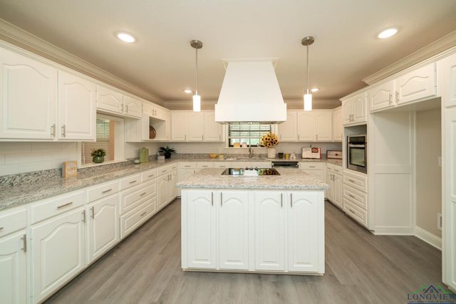 5026 E Country Club Rd, Longview, TX 75602