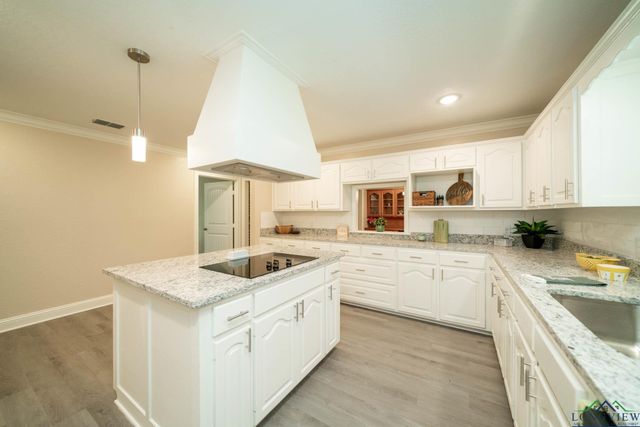 5026 E Country Club Rd, Longview, TX 75602