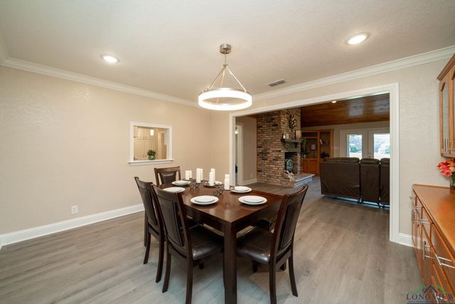 5026 E Country Club Rd, Longview, TX 75602