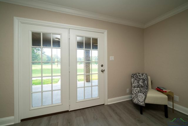 5026 E Country Club Rd, Longview, TX 75602