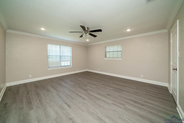 5026 E Country Club Rd, Longview, TX 75602