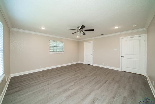 5026 E Country Club Rd, Longview, TX 75602