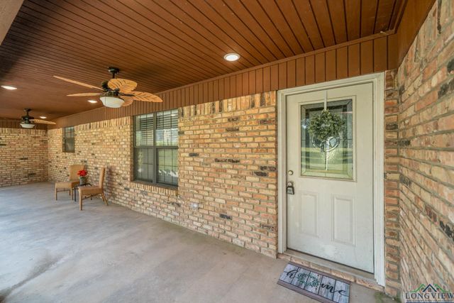 5026 E Country Club Rd, Longview, TX 75602