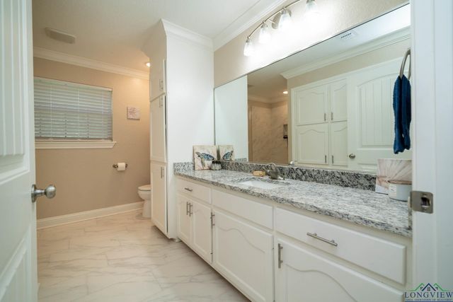 5026 E Country Club Rd, Longview, TX 75602