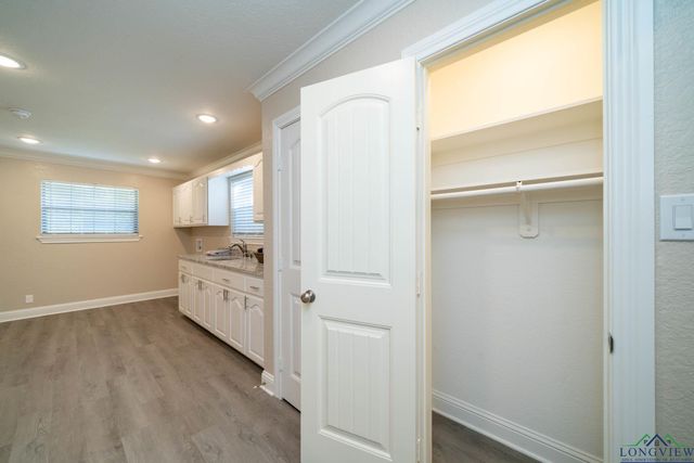 5026 E Country Club Rd, Longview, TX 75602