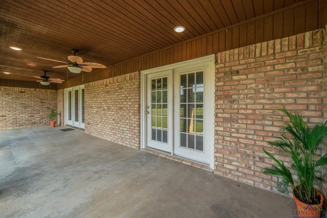 5026 E Country Club Rd, Longview, TX 75602