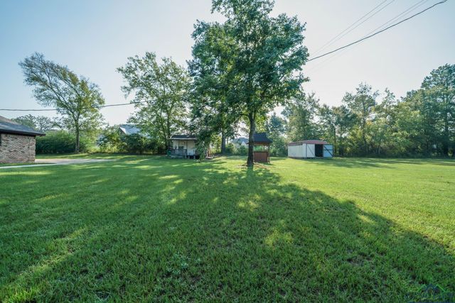 5026 E Country Club Rd, Longview, TX 75602