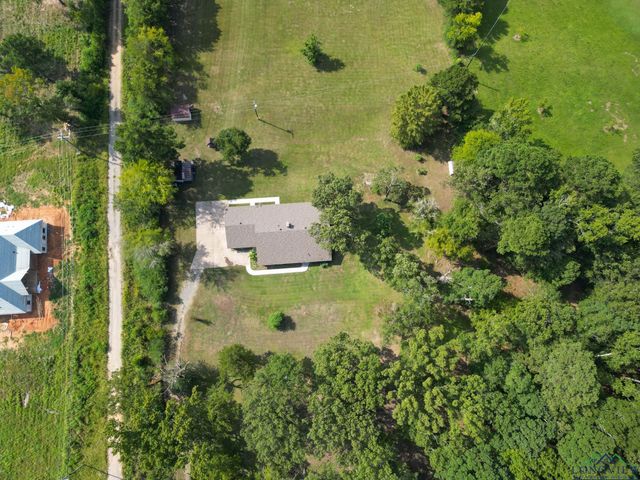 5026 E Country Club Rd, Longview, TX 75602