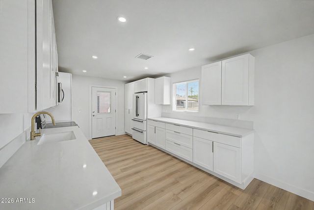 1926 W SAN MIGUEL Avenue, Phoenix, AZ 85015