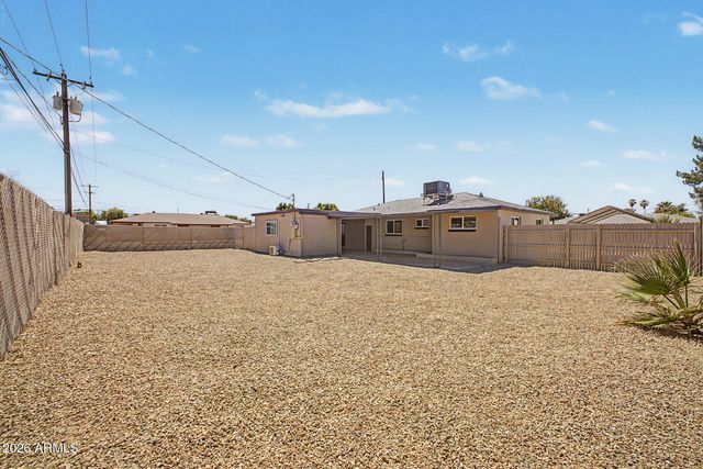 1926 W SAN MIGUEL Avenue, Phoenix, AZ 85015