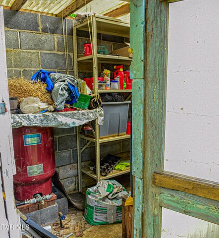 1033 Haw Ridge Road, Piney Flats, TN 37686