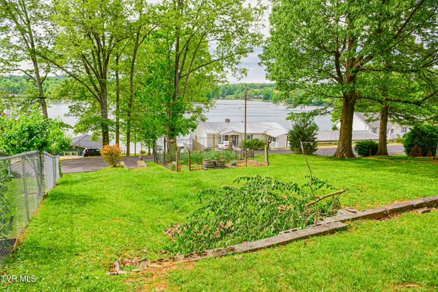 1033 Haw Ridge Road, Piney Flats, TN 37686