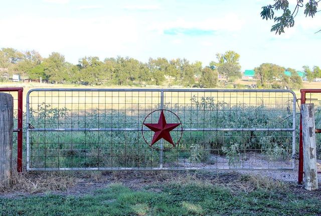 421 Fm 845, Cameron, TX 76520