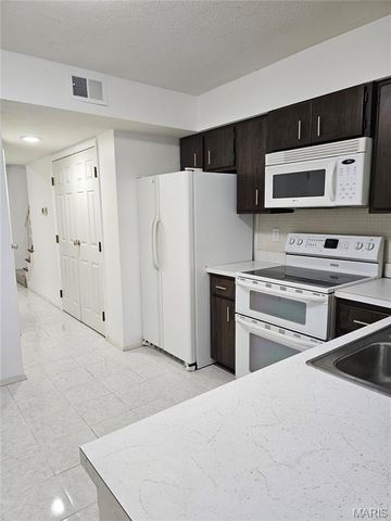 13410 Forestlac Drive, Chesterfield, MO 63141