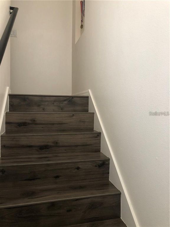 Image 9 of property listing at 4081 VIOSCA PLACE, Orlando, FL 32837