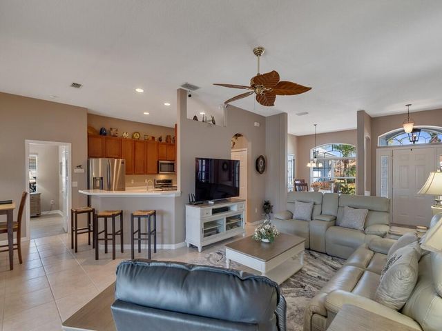 431 W Temple Court SW, Vero Beach, FL 32968