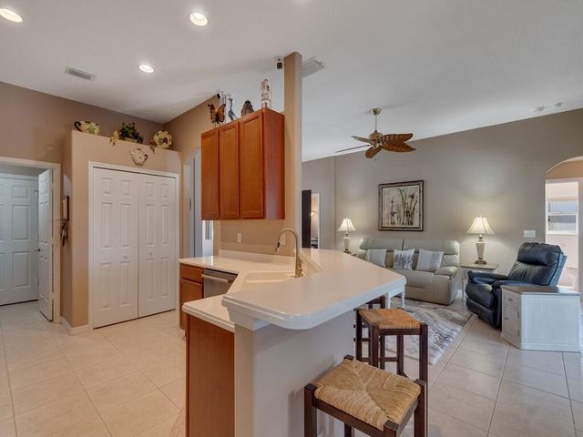 431 W Temple Court SW, Vero Beach, FL 32968