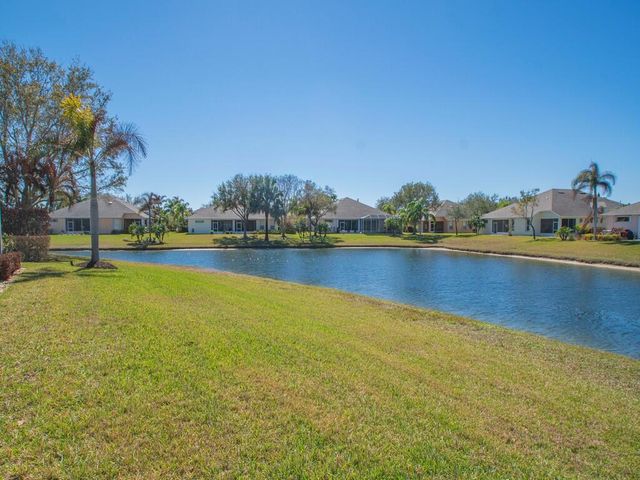 431 W Temple Court SW, Vero Beach, FL 32968