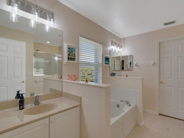 431 W Temple Court SW, Vero Beach, FL 32968