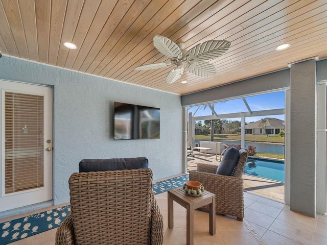 431 W Temple Court SW, Vero Beach, FL 32968