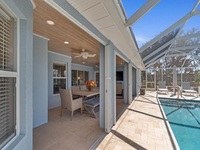 431 W Temple Court SW, Vero Beach, FL 32968