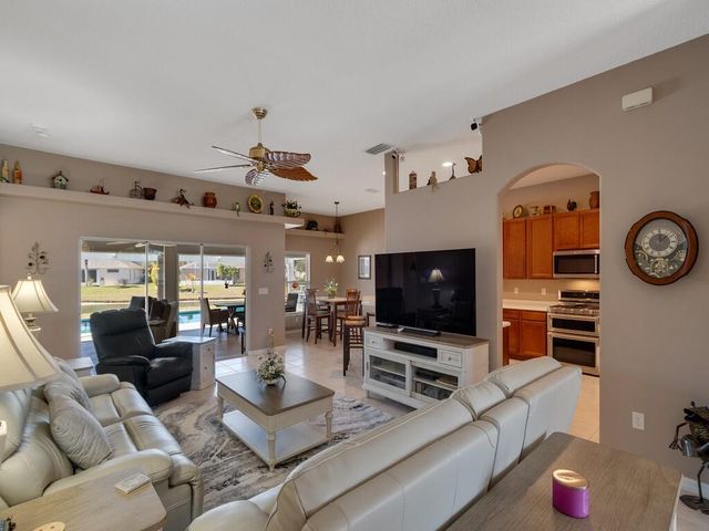 431 W Temple Court SW, Vero Beach, FL 32968