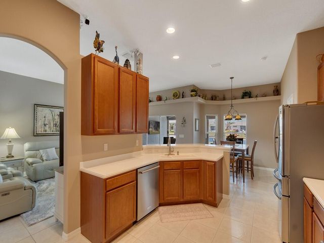 431 W Temple Court SW, Vero Beach, FL 32968