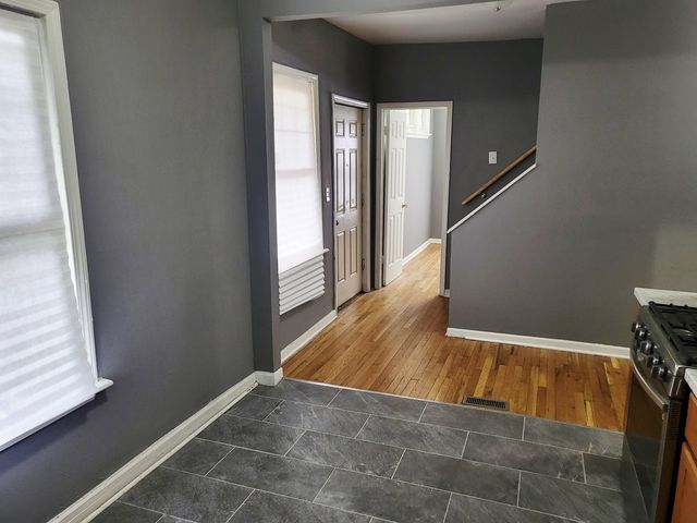 2521 E 72ND Place, Chicago, IL 60649