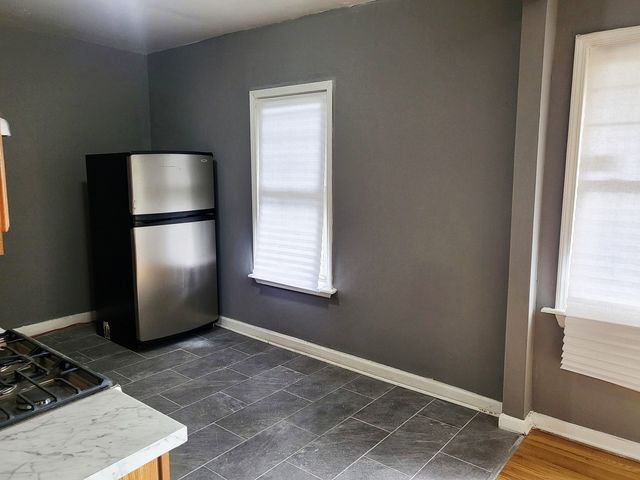 2521 E 72ND Place, Chicago, IL 60649