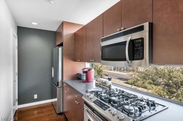 2014 Pin Oak Avenue, Las Vegas, NV 89101