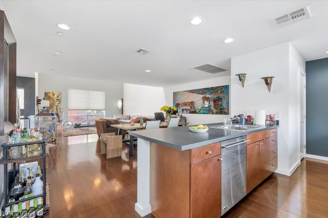 2014 Pin Oak Avenue, Las Vegas, NV 89101