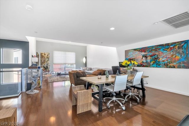 2014 Pin Oak Avenue, Las Vegas, NV 89101