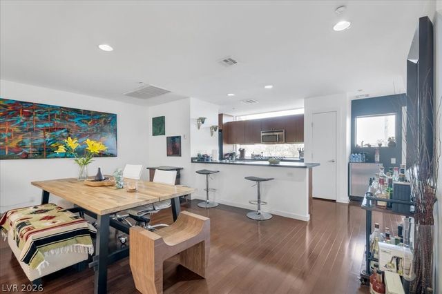 2014 Pin Oak Avenue, Las Vegas, NV 89101