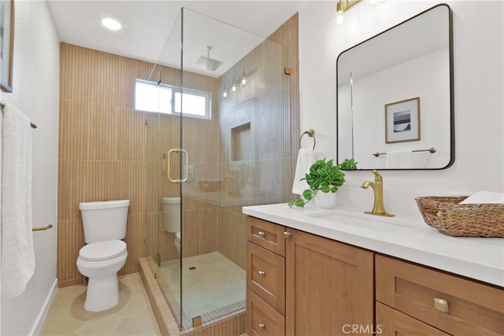 Image 14 of property listing at 734 S Vale, Anaheim, CA 92806