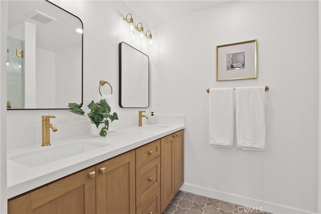 Image 18 of property listing at 734 S Vale, Anaheim, CA 92806