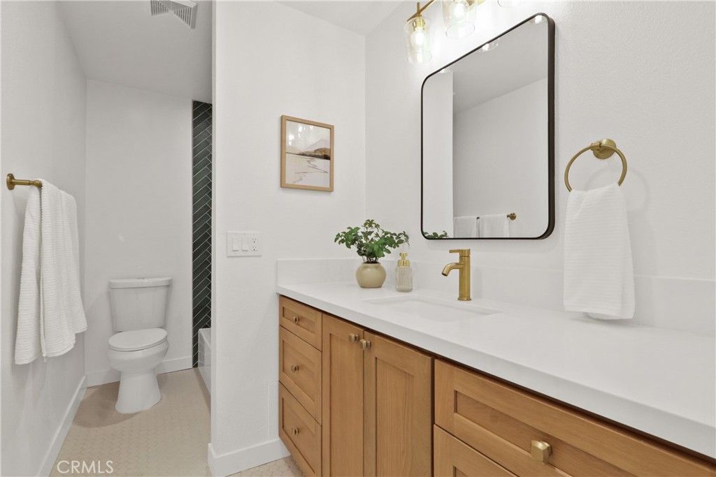 Image 21 of property listing at 734 S Vale, Anaheim, CA 92806