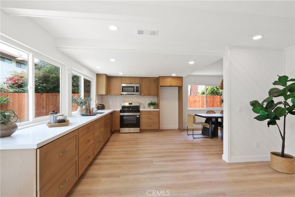 Image 4 of property listing at 734 S Vale, Anaheim, CA 92806