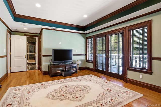 147 Bacon Road, Old Westbury, NY 11568