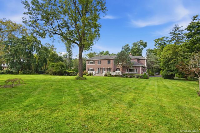 147 Bacon Road, Old Westbury, NY 11568